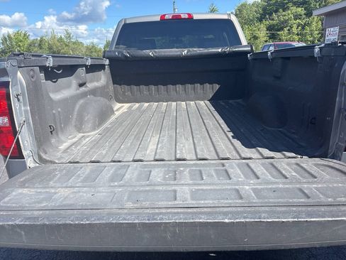Used 2017 Chevrolet Silverado 1500 LT AWD/4WD image 9