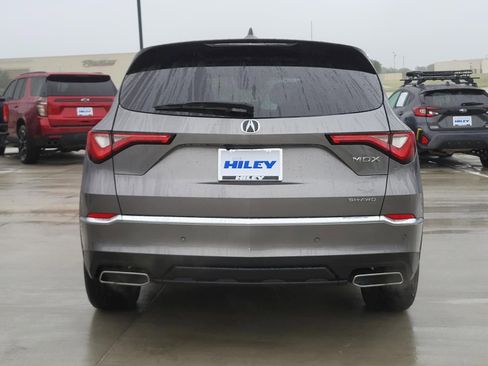 Used 2024 Acura MDX SH-AWD w/ Technology Package image 4