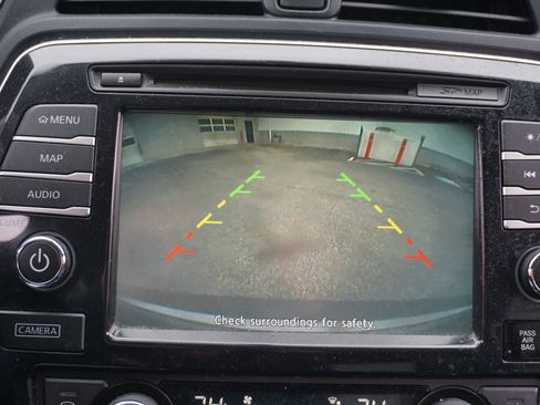 Used 2017 Nissan Maxima 3.5 SV image 11