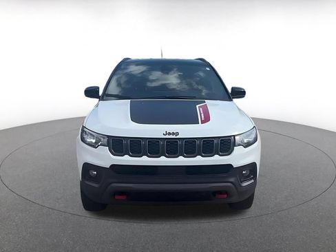 Used 2025 Jeep Compass Trailhawk AWD/4WD image 4