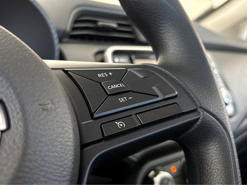 Used 2025 Nissan Versa S w/ Trunk Package image 25