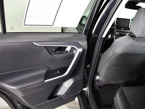 Used 2025 Toyota RAV4 LE AWD/4WD image 46