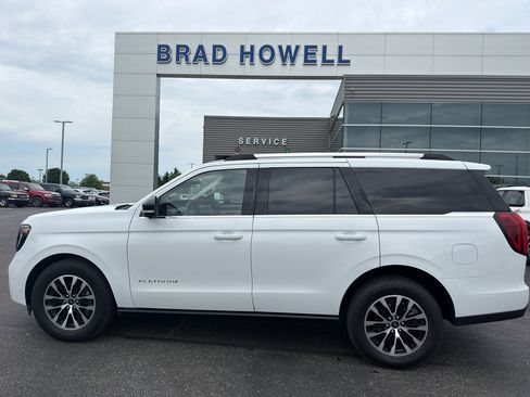 Used 2025 Ford Expedition Platinum AWD/4WD image 9
