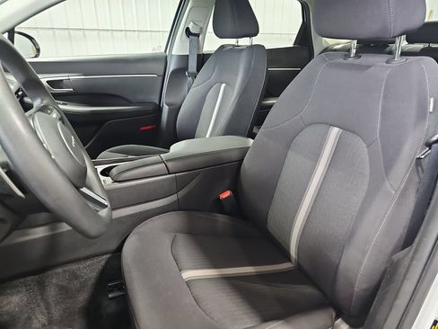 Used 2025 Hyundai Sonata SEL FWD image 14