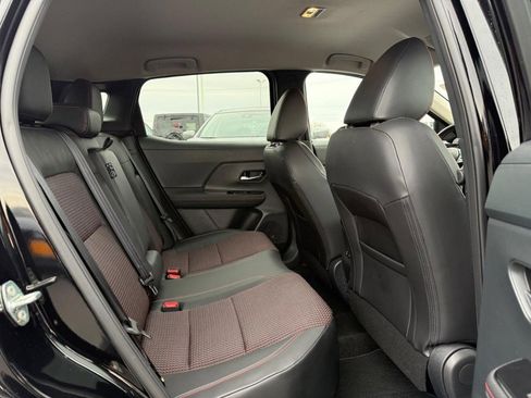 Used 2025 Nissan Kicks SR image 9