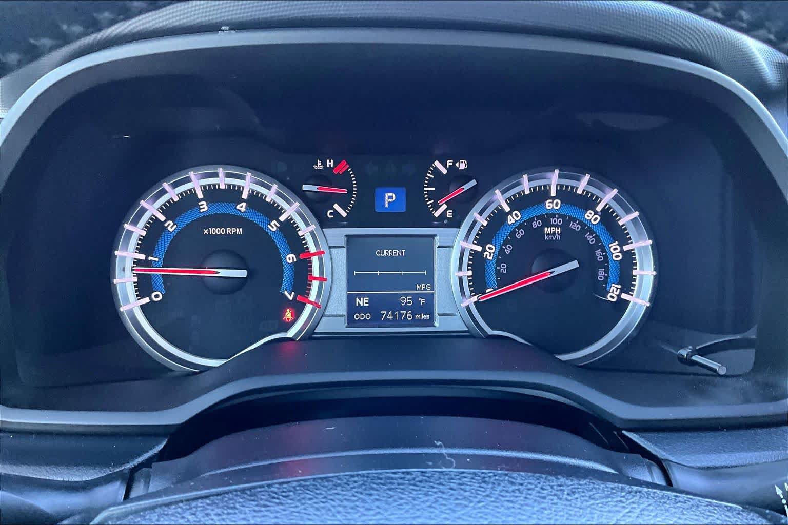 Used 2018 Toyota 4Runner TRD Off-Road w/ Convenience Package AWD/4WD image 25