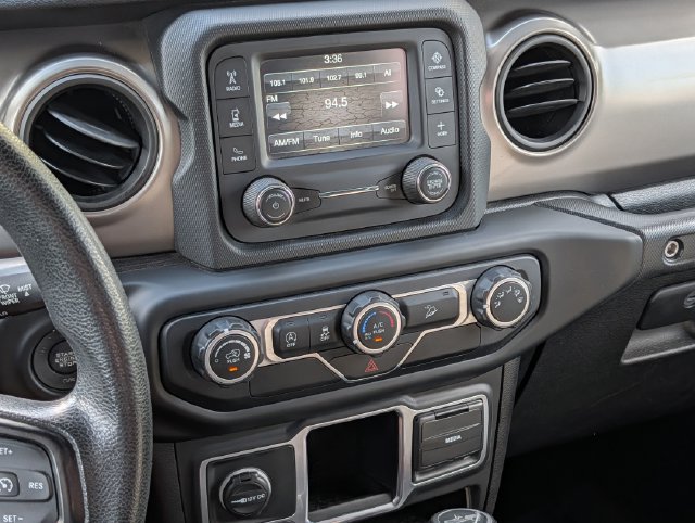 Used 2018 Jeep Wrangler Unlimited Sport AWD/4WD image 17