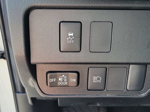 Used 2023 Toyota Tacoma SR5 w/ SR5 Appearance Package RWD image 29