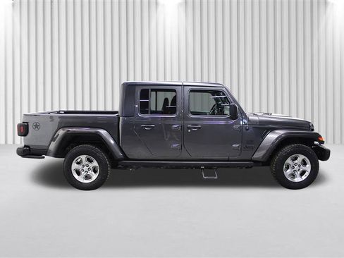 Used 2021 Jeep Gladiator Sport AWD/4WD image 2