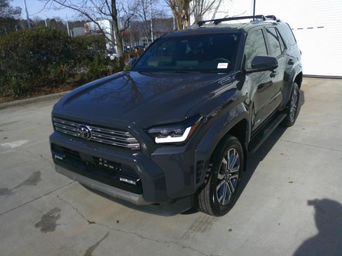 Used 2025 Toyota 4Runner Limited image 6