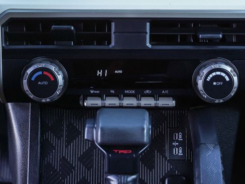 Used 2024 Toyota Tacoma TRD Off-Road image 36