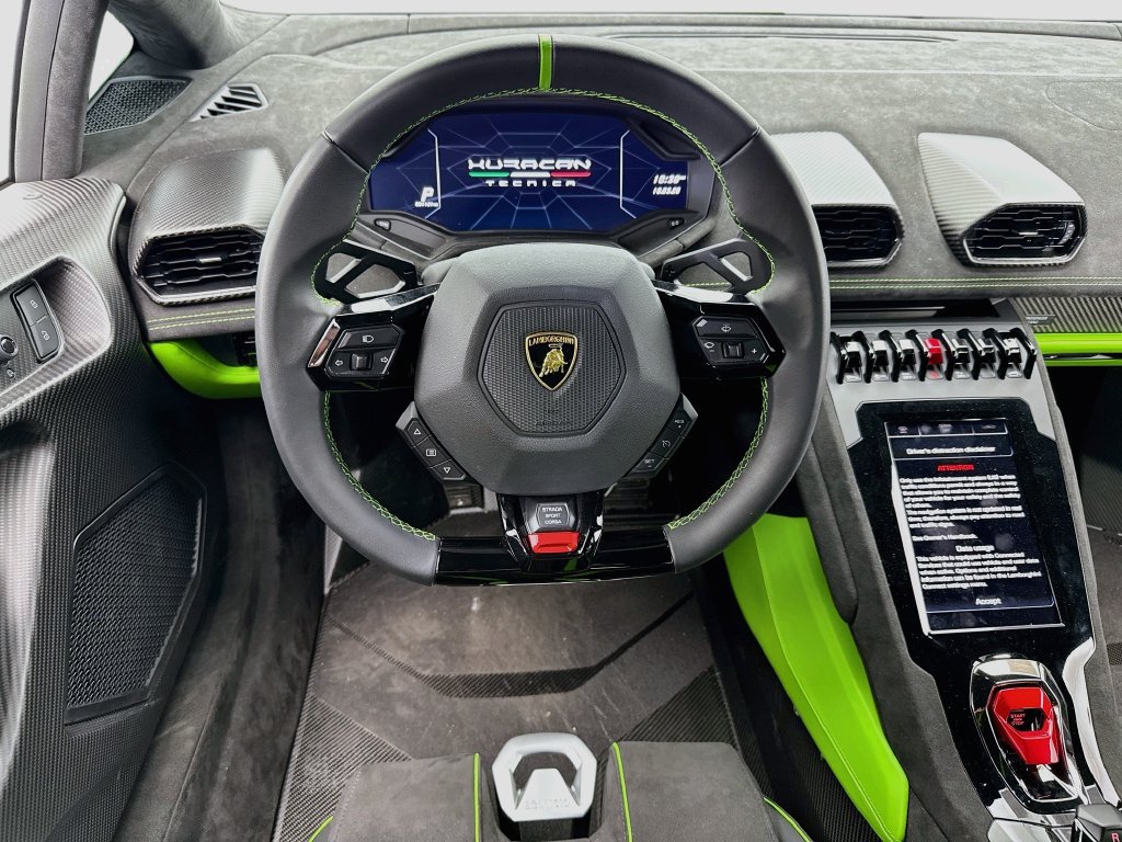 Used 2024 Lamborghini Huracan Tecnica RWD image 10
