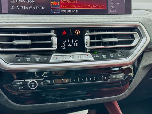 Used 2023 BMW X4 xDrive30i w/ M Sport Package image 12