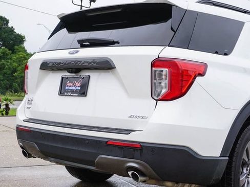 Used 2022 Ford Explorer XLT w/ Equipment Group 202A AWD/4WD image 5