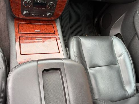 Used 2013 Chevrolet Tahoe LTZ AWD/4WD image 21