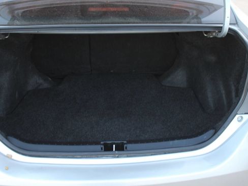 Used 2018 Toyota Corolla LE FWD image 22