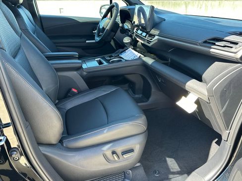 New 2026 Toyota Sienna XLE Woodland Edition image 9