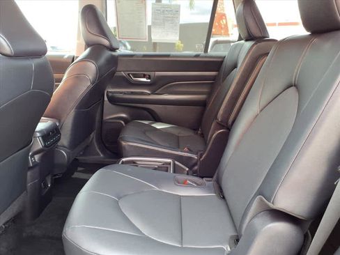 Certified 2025 Toyota Grand Highlander AWD image 20