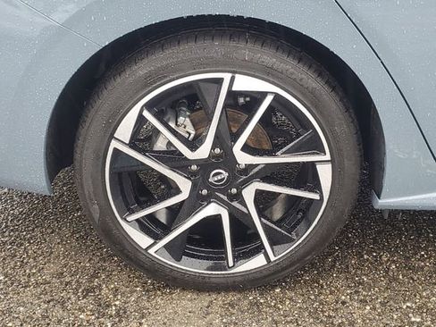 Used 2024 Nissan Sentra SR w/ SR Premium Package image 6