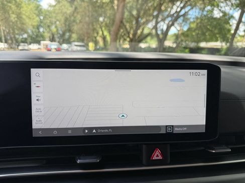 Used 2026 Kia Carnival FWD image 20