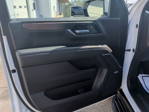 Certified 2025 GMC Yukon Denali image 14