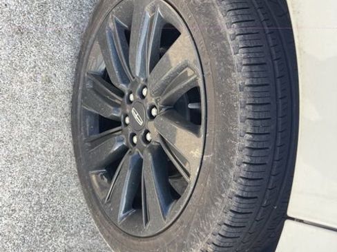 Used 2024 Lincoln Navigator Reserve image 21