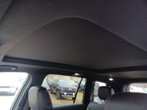 Used 2023 Cadillac XT6 Sport image 16