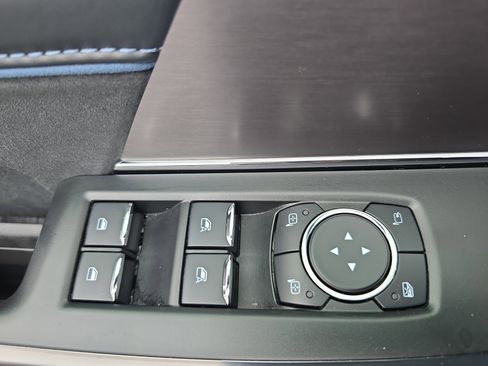 Used 2025 Ford F150 Platinum w/ FX4 Off-Road Package image 27