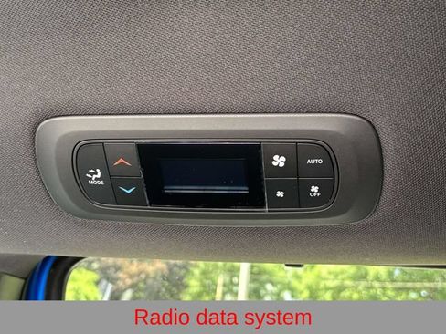 New 2027 Chrysler Pacifica Select FWD image 11