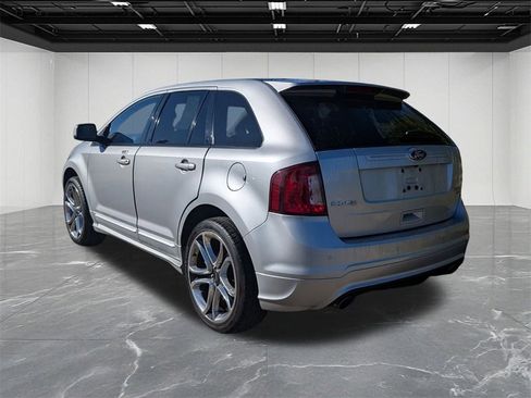 Used 2011 Ford Edge Sport w/ Driver Entry Pkg image 3