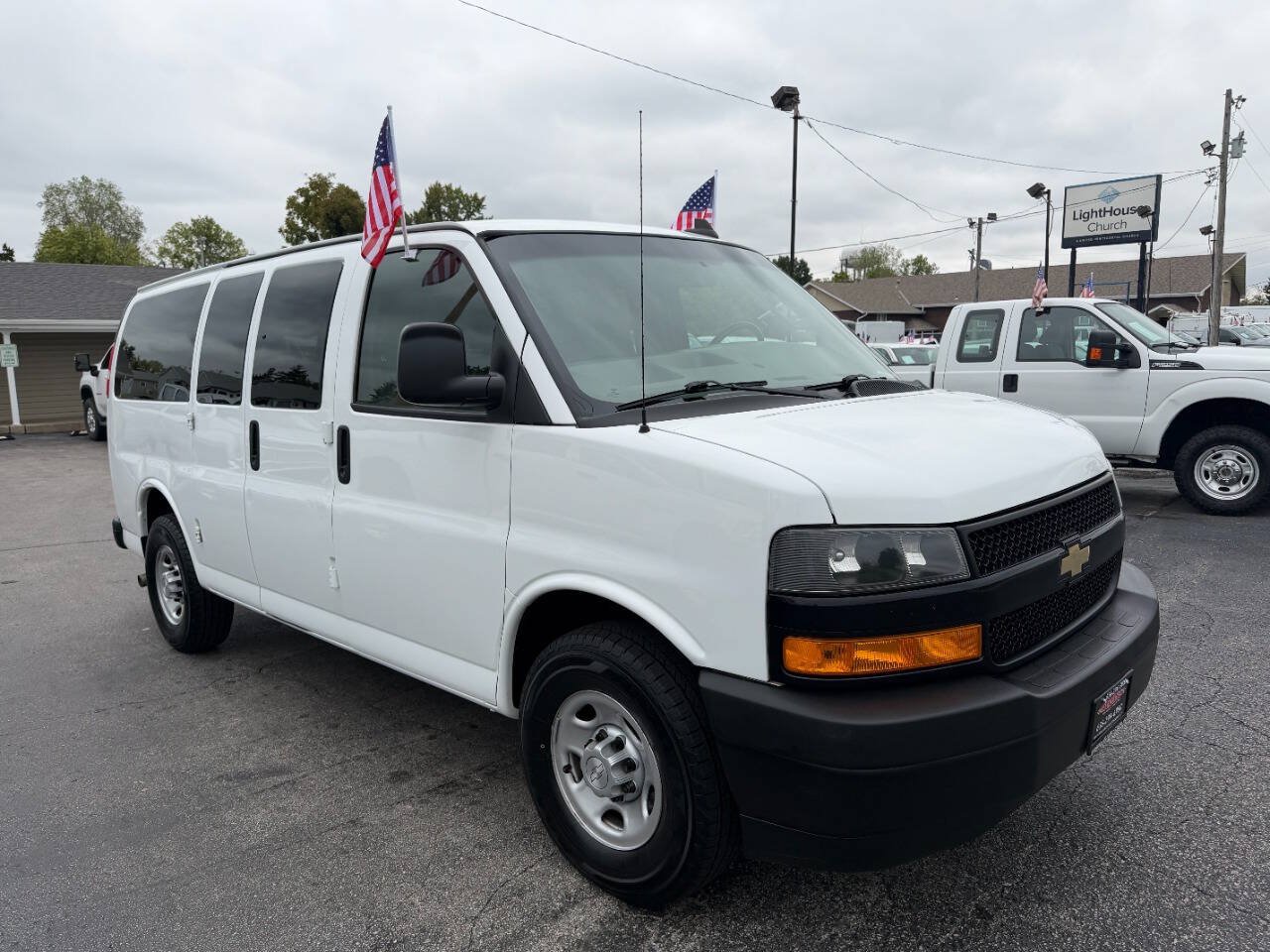 Used 2018 Chevrolet Express 2500 LS w/ Driver Convenience Package RWD image 4