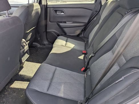 Used 2024 Nissan Rogue SV FWD image 11