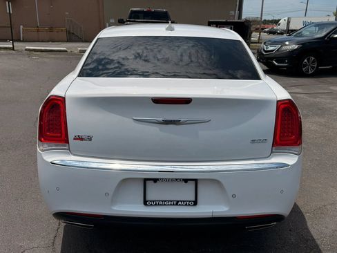 Used 2019 Chrysler 300 Touring L w/ Quick Order Package 22F RWD image 4