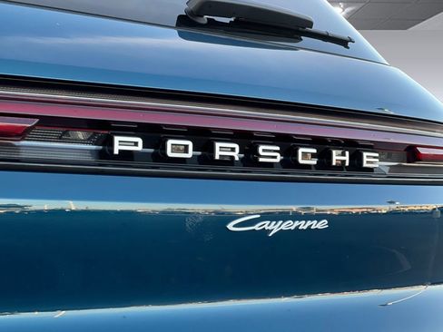 Used 2024 Porsche Cayenne image 22