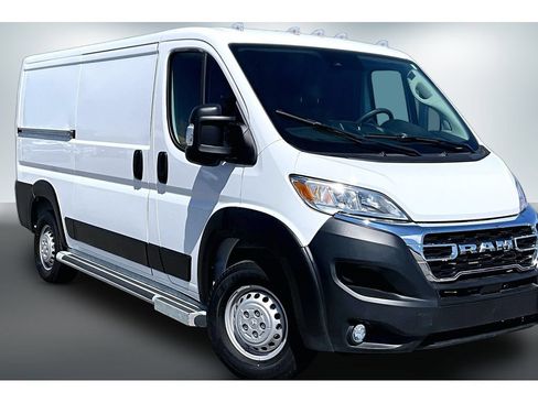 Used 2025 RAM ProMaster 2500 w/ U-Haul Equipment Group FWD image 3