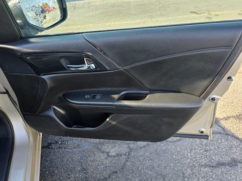 Used 2013 Honda Accord Sport image 31