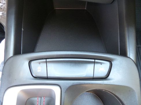 Used 2025 Chevrolet Trax RS w/ Driver Confidence Package FWD image 32