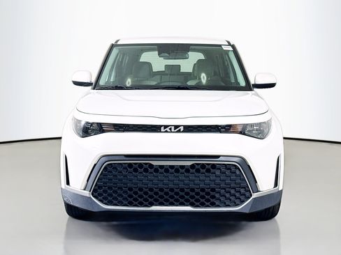 Used 2024 Kia Soul LX FWD image 2