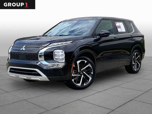 Used 2024 Mitsubishi Outlander SE FWD image 1