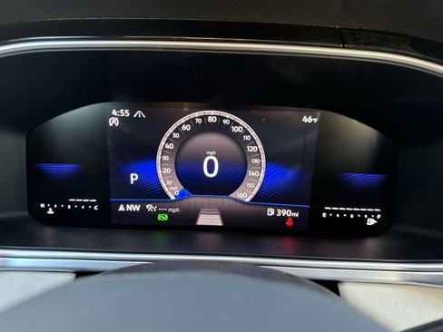 New 2026 Volkswagen Taos SE image 15