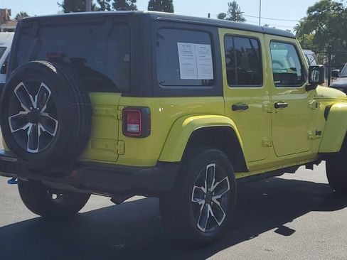 Used 2024 Jeep Wrangler Unlimited AWD/4WD image 4