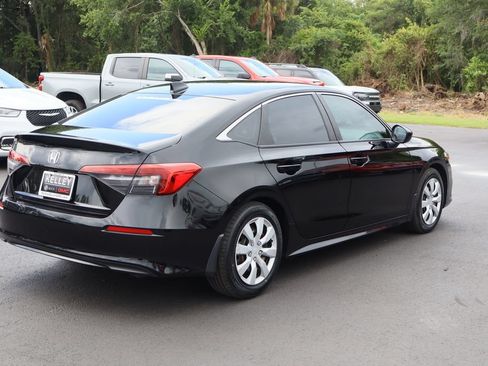 Used 2022 Honda Civic LX image 9