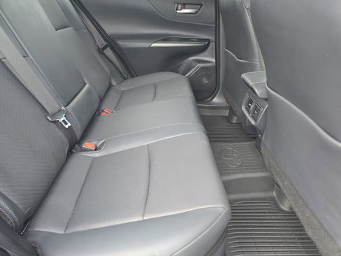 Used 2021 Toyota Venza XLE w/ Softex Package image 12