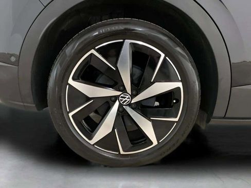 Used 2023 Volkswagen ID.4 S image 96