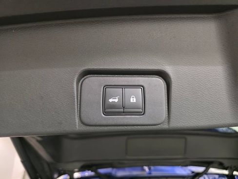 Used 2021 Nissan Rogue SV w/ Premium Package AWD/4WD image 9