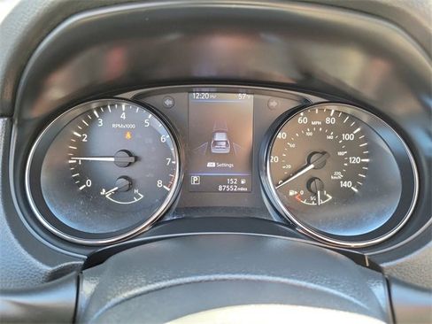 Used 2020 Nissan Rogue SV image 26