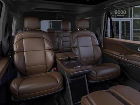 New 2026 Lincoln Navigator Reserve AWD/4WD image 11