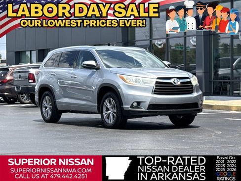 Used 2014 Toyota Highlander XLE FWD image 1