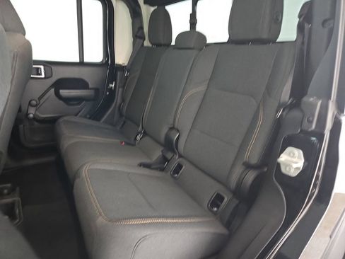 Used 2024 Jeep Gladiator Sport AWD/4WD image 29