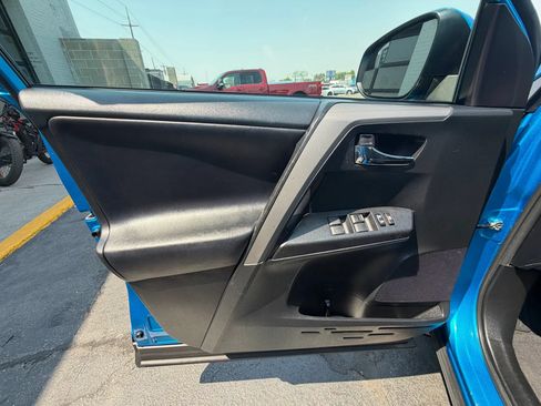 Used 2016 Toyota RAV4 XLE AWD/4WD image 11